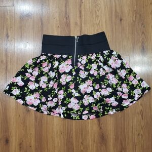 Front Zip Floral Skirt!